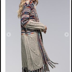 SALE 1 left ! Fireside Fringe yarn cardi 🪵